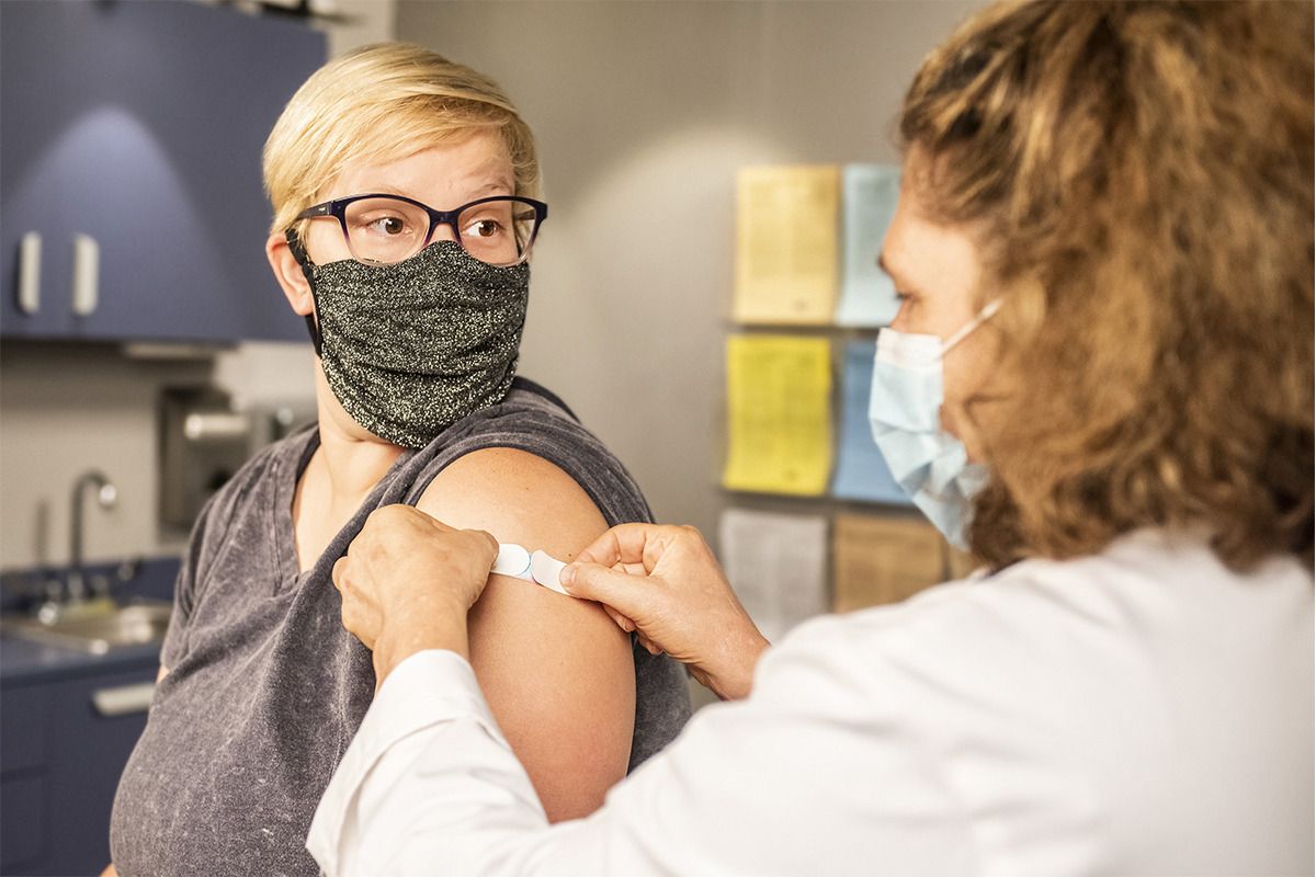В Україні дозволили бустерну вакцинацію всіх охочих від 18 років