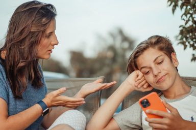 Сучасні гаджети для батьківського контролю: які переваги та недоліки
