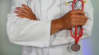 Віктор Ляшко про роботу лікарень, дистанційну медицину та постачання ліків