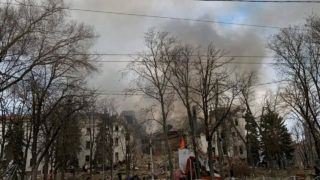 На Дремтеатр у Маріуполі скинули надпотужну бомбу - у підвалі були люди