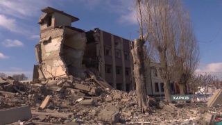 Російські війська перетворили на руїну одну зі шкіл Харкова 