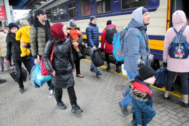 Що потрібно знати українським біженцям за кордоном