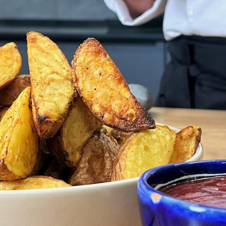 Пісні страви: рецепт запеченої картоплі