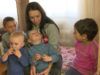 Вагітна дівчина, троє дітей та песик на одному сидінні: як виїжджали з міста маріупольці