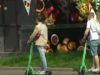Електросамокати та велосипеди. Як кияни переживають дефіцит пального