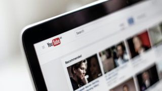 Чому не варто дивитися російських блогерів