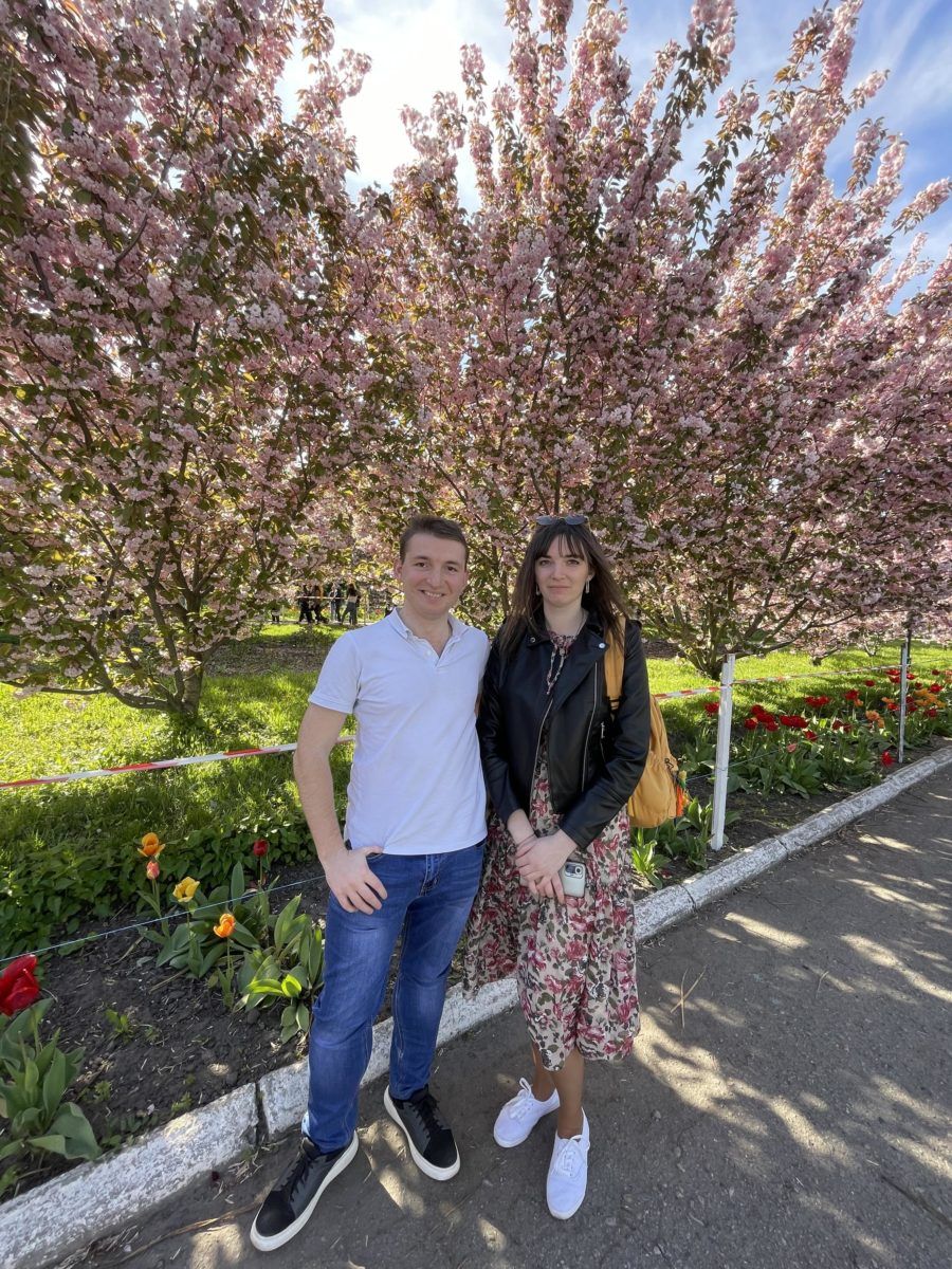 В Дніпрі розцвіли сакури та тюльпани