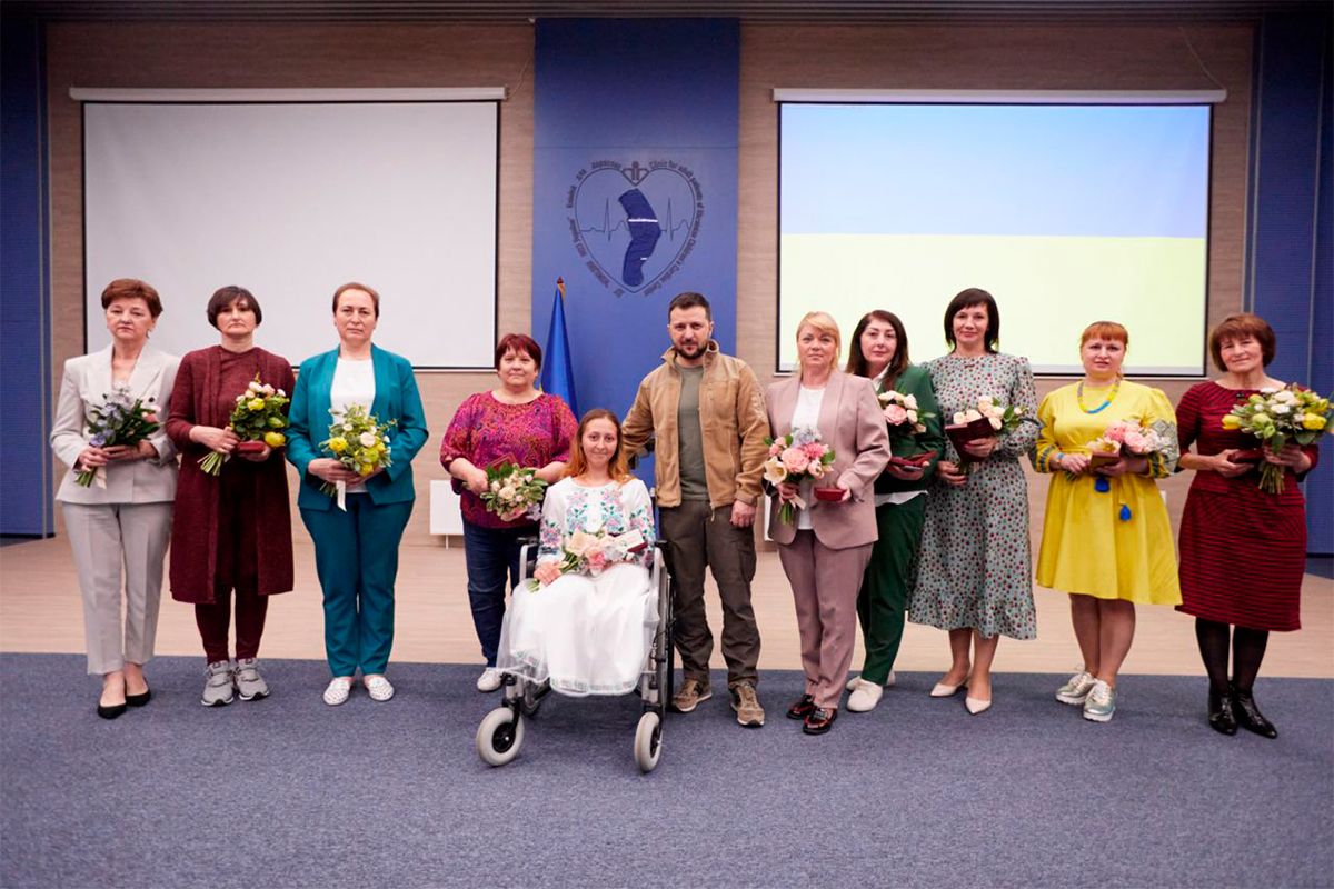 Володимир Зеленський привітав медсестер з професійним святом