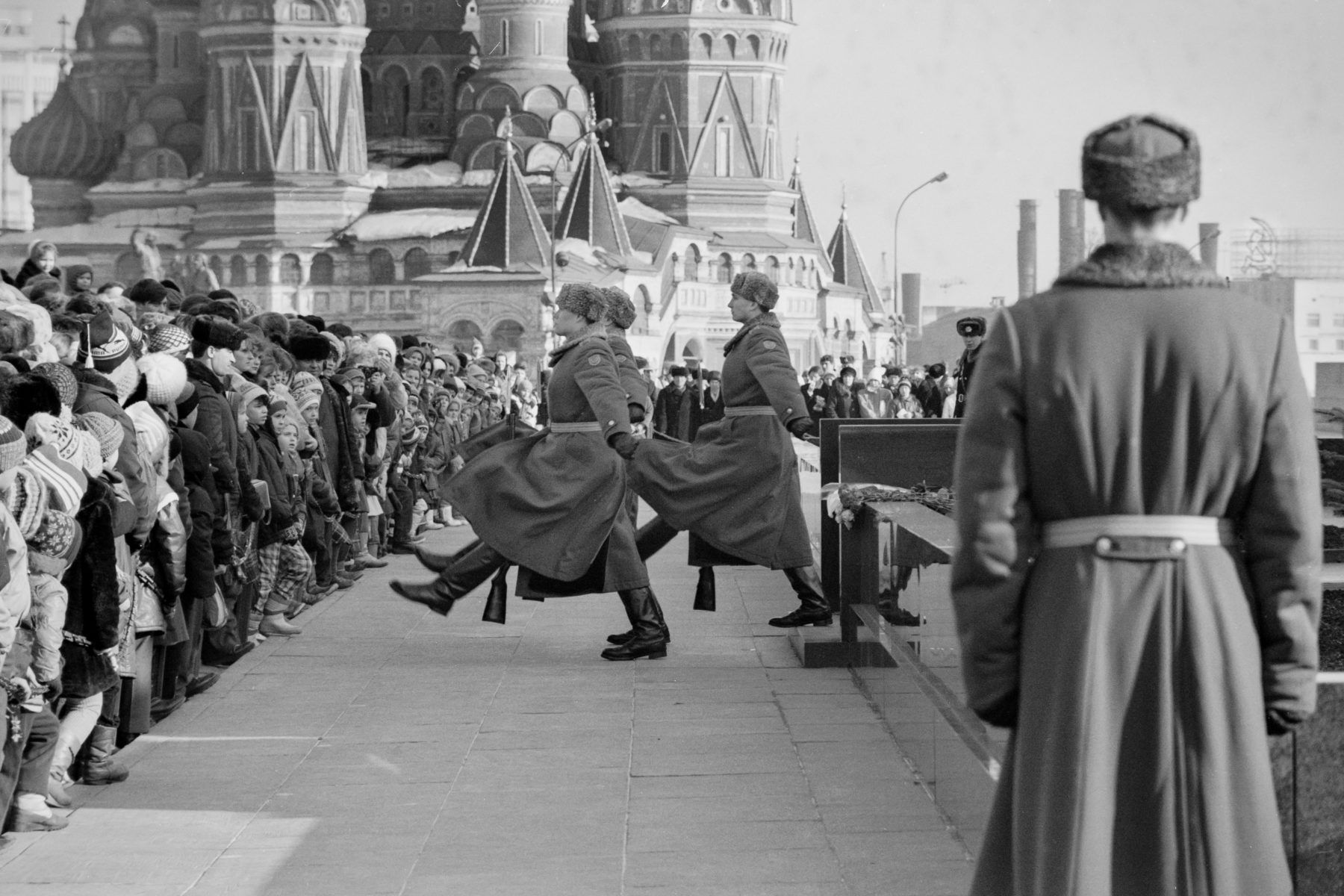 Злочини радянської влади проти України: підрив Дніпрогес