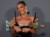 Золоті накладки на груди та власний Сатурн: чим запам’яталась премія Billboard Music Awards-2022 та хто забрав найбільше нагород