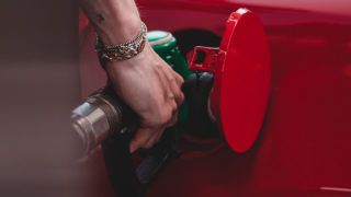 Скасування держрегулювання ціни на паливо в Україні - навіщо потрібне
