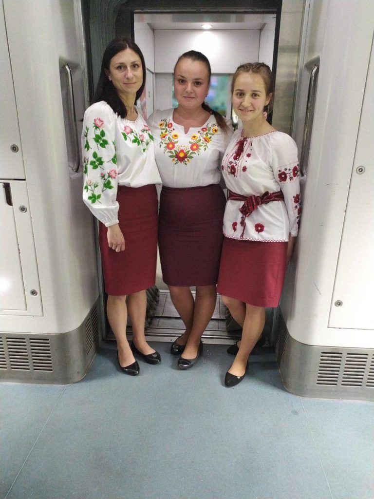 Укрзалізниця на день вишиванки