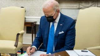 Джо Байден підписав законопроєкт про виділення 40 мільярдів доларів Україні