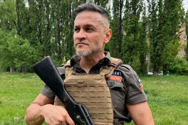 Ектор Хіменес-Браво пройшов військовий вишкіл