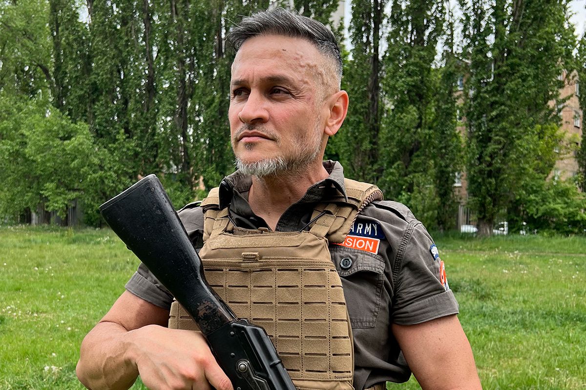 Ектор Хіменес-Браво пройшов військовий вишкіл