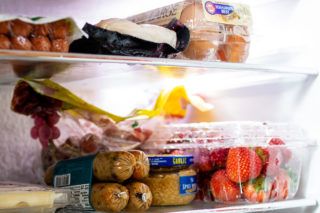Повільні вбивці: ТОП-5 найшкідливіших продуктів харчування, які є у твоєму холодильнику