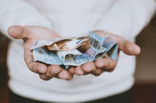 Чому затримуюють виплати ВПО під час війни