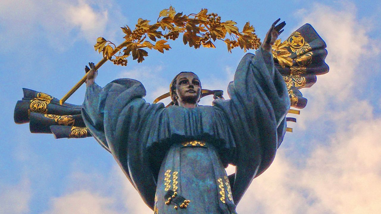 Ой у лузі червона калина