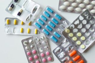 Неефективні ліки, які не варто купувати на передову