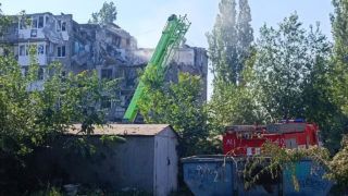 Новий потужний обстріл Миколаєва, росіяни влучили у багатоповерхівку: фото і відео