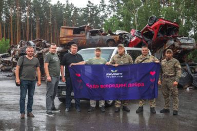 Favbet Foundation передав броньований автомобіль для потреб українських захисників