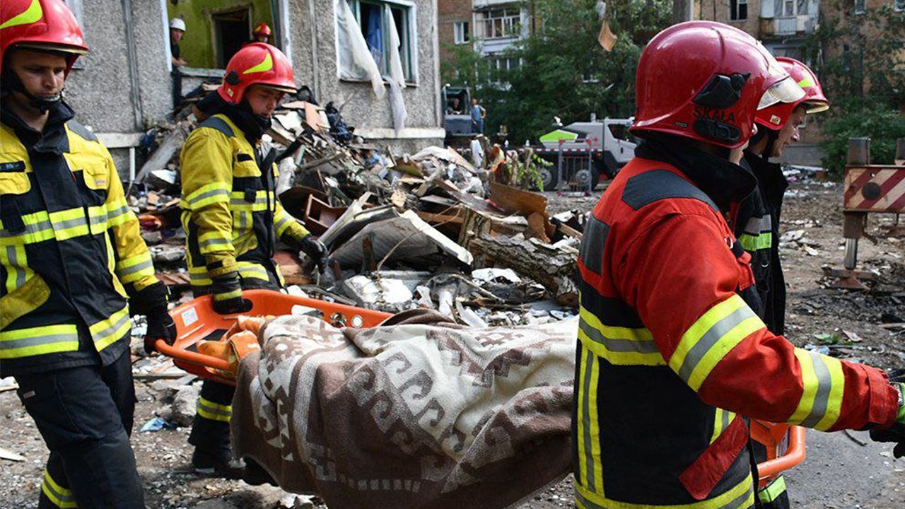 Олег Жданов про те, чому Росія б'є по житлових будинках України