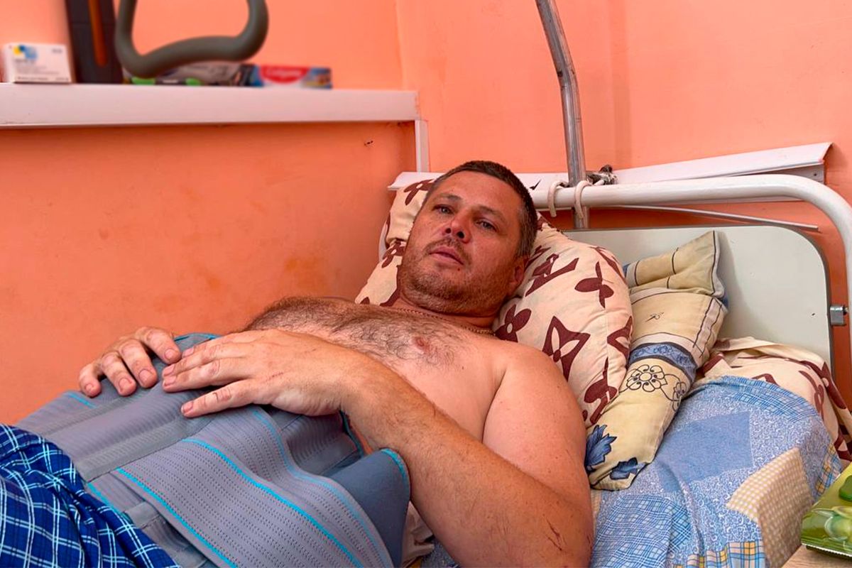Історія чоловіка, який втратив дружину та сина під час ракетної атаки в курортній Сергіївці