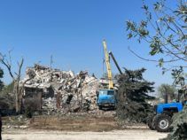 Фото 7 до: Дружина лежала мертва поруч зі мною. Сина відкинуло в сторону. Я його тримав на руках. А потім його вже не було.