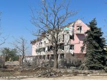 Фото 8 до: Дружина лежала мертва поруч зі мною. Сина відкинуло в сторону. Я його тримав на руках. А потім його вже не було.