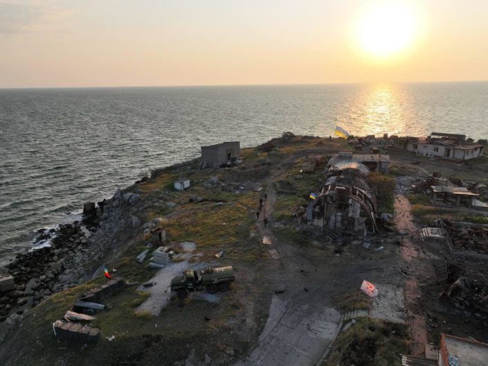 Фото 3 до: Росіяни залишили острів Зміїний: приємні новини від ОК
