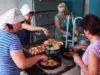 Готовят сотни килограммов вкусностей: как в Днепропетровской области помогают украинским бойцам