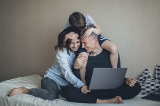 Війна та маленькі серця: як діти різного віку реагують на стрес