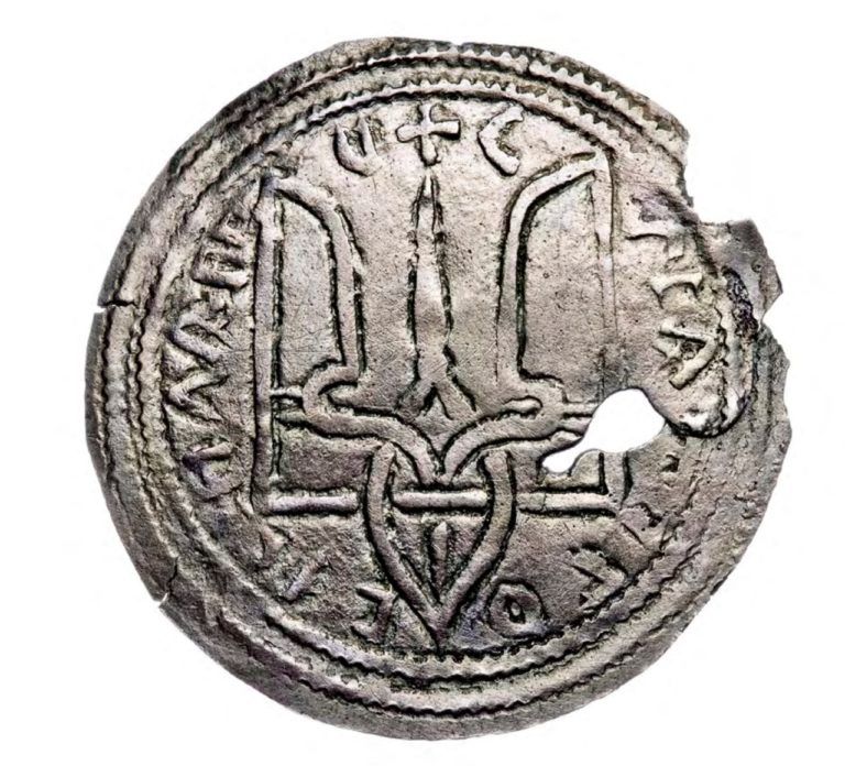 Фото к: Как появился трезубец?