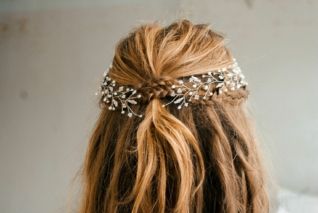 весільна зачіска на довге волосся