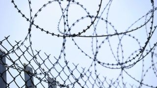 Спланований воєнний злочин РФ: що показали дослідження знімків Maxar про теракт в Оленівці