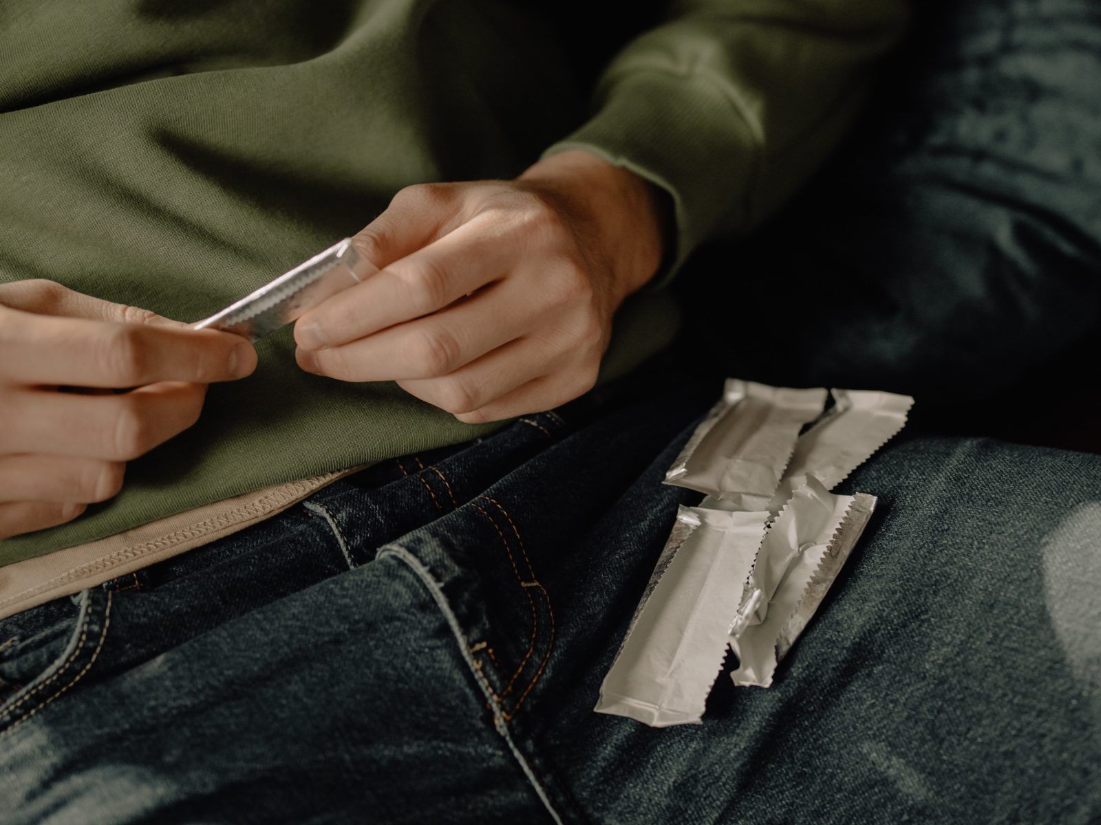 Фото до: Як прибрати жуйку за допомогою тепла