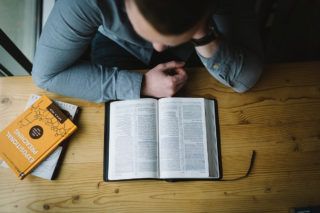 П’ять книг, які можуть зробити ваше життя кращим