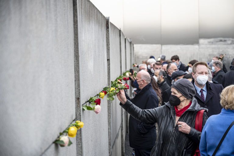 Фото 6 до: Падіння Берлінського муру