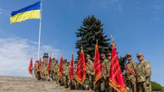 бригадам ТрО урочисто вручили бойові прапори
