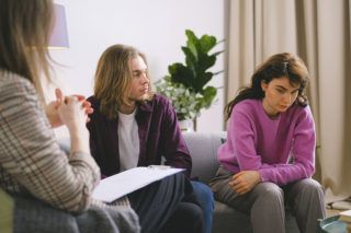 Скільки українців звернулися до психолога через війну: дослідження Gradus Research