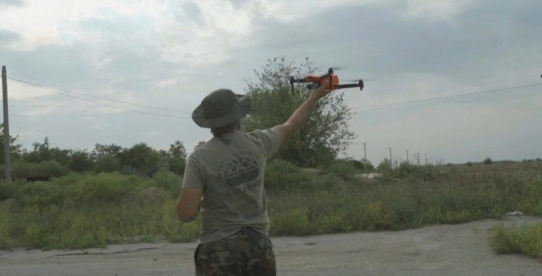 Як в Україні проходять навчання пілотів дронів та БПЛА