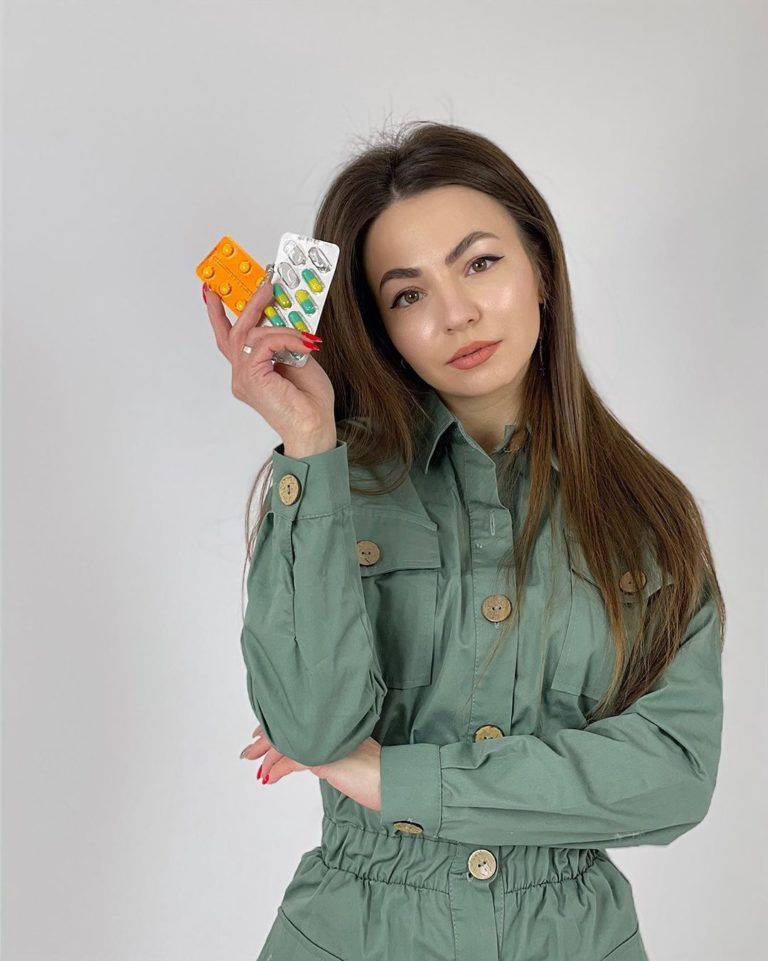 Яна Українська