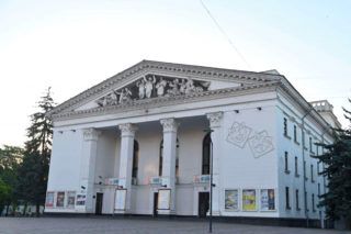 Сховище горить, а на вулиці обстріл: історії маріупольців, яким вдалось врятуватися після трагедії в Драмтеатрі