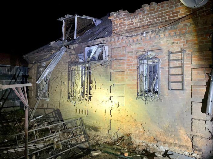 Фото 1 к: Последствия обстрелов в Никополе: фото и видео