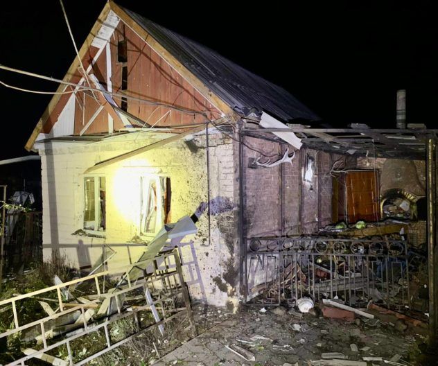 Фото 6 до: Наслідки обстрілів у Нікополі: фото та відео