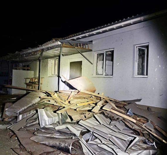 Фото 3 к: Последствия обстрелов в Никополе: фото и видео