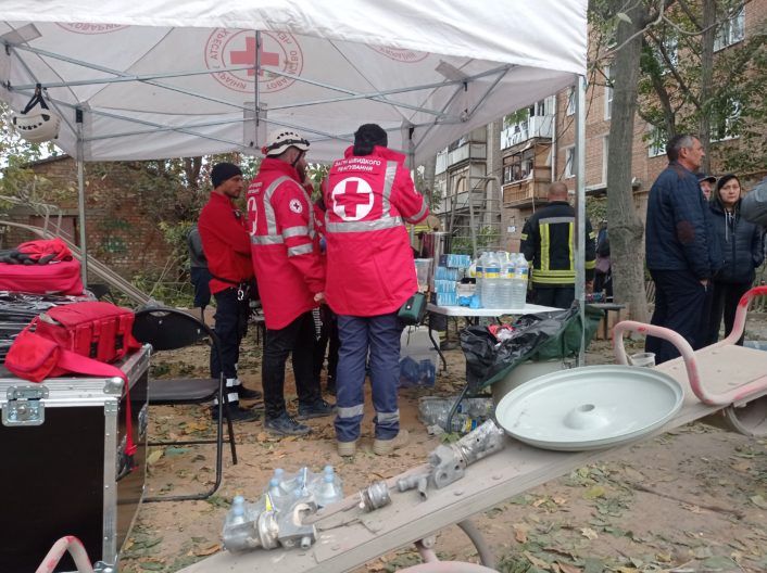 Фото 3 к: Последствия обстрела Николаева: фото