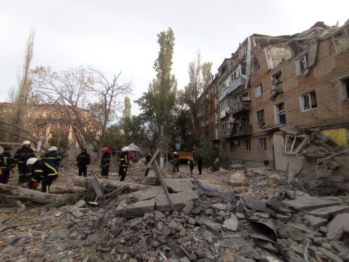 Фото 1 к: Последствия обстрела Николаева: фото