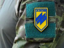Фото до: Григорій Козловський надає базу футбольного клубу Рух для реабілітації військових