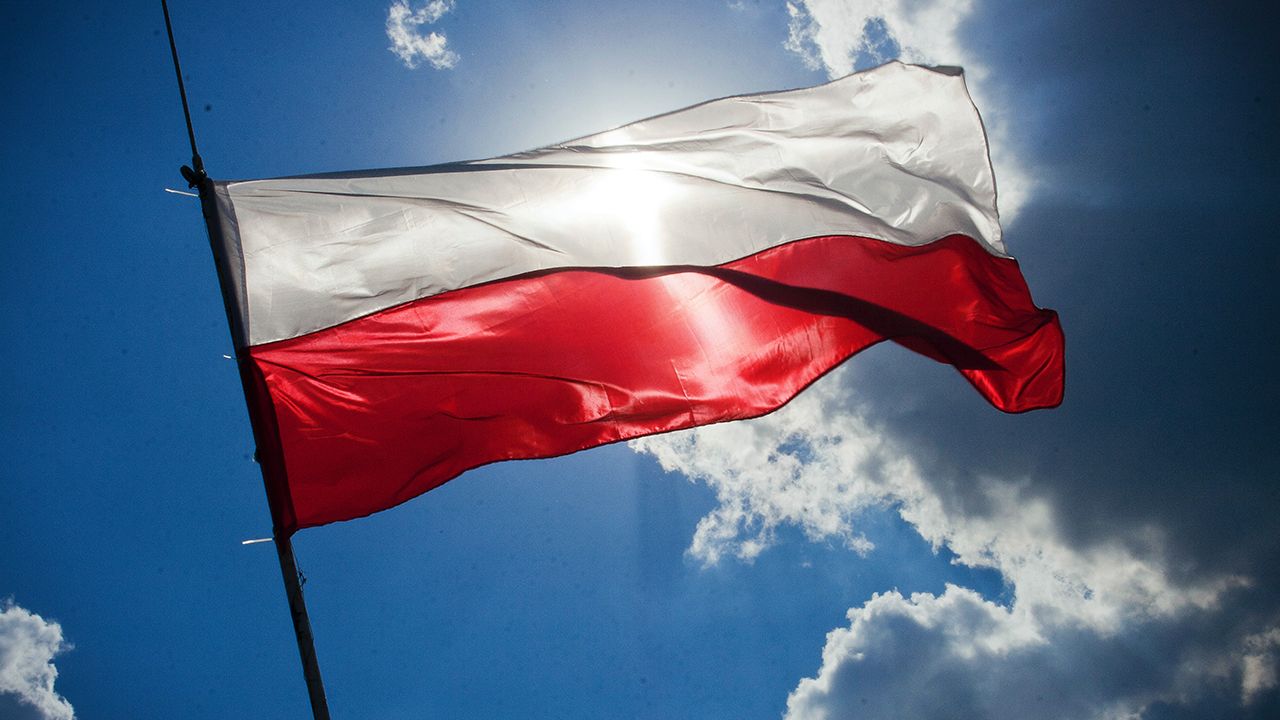 Польща скорочує соцпакет для українців: які будуть зміни